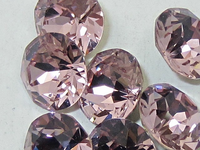 ss39 (8.164-8.412mm) 12Pcs. LIGHT AMETHYST POINTED BACK European Rhinestones